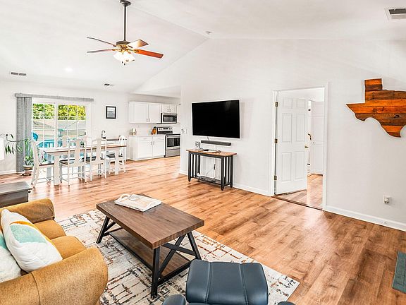 5th image of 2101 Wilson Drive
