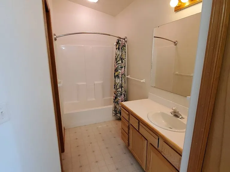 9506 Goodrich Rd SE — Photo 12