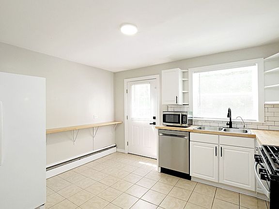 2nd image of 2525 Woodland Dr #A