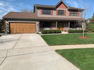 1208 Glen Ct, Carol Stream, IL 60188