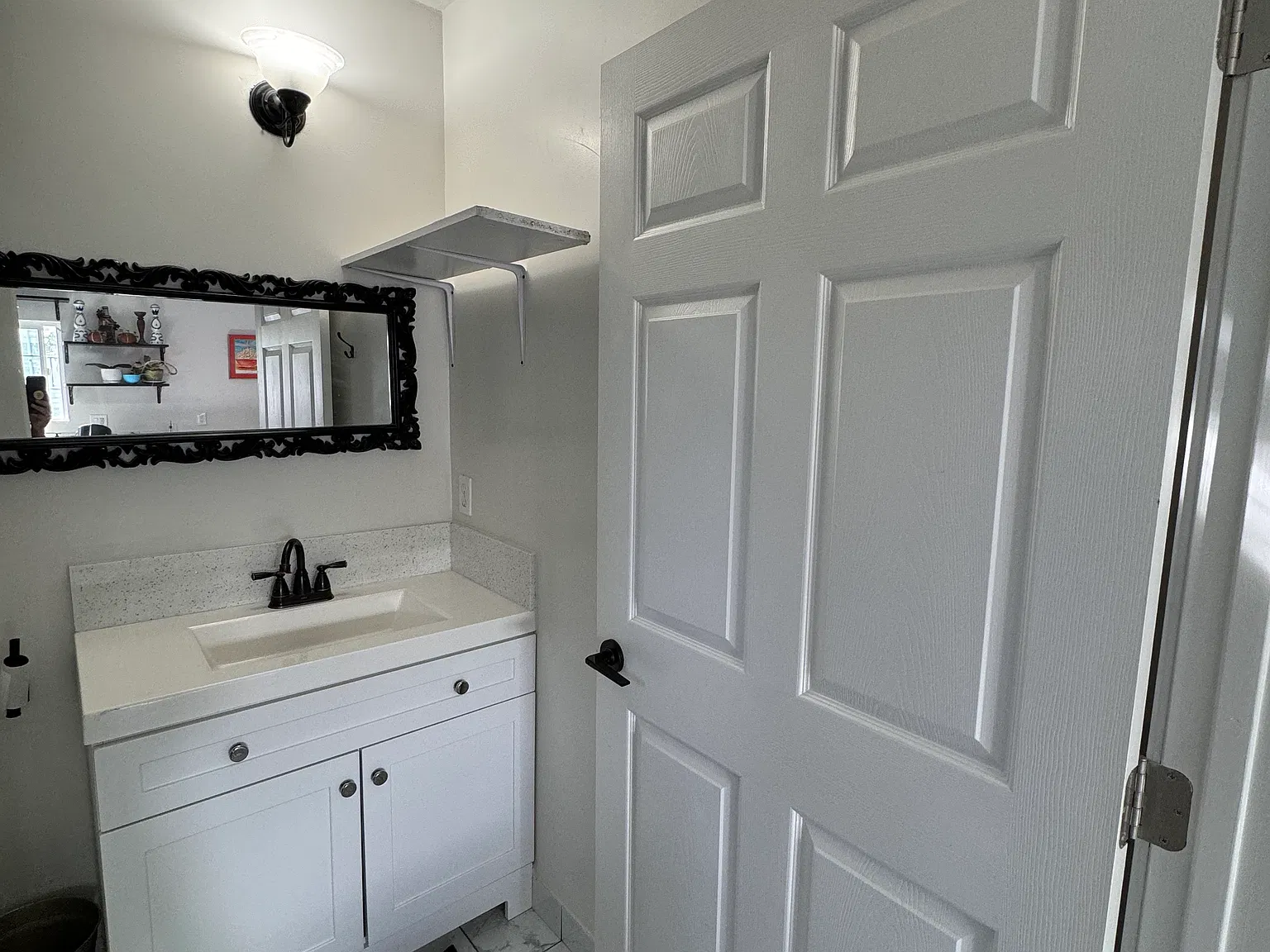 2911 Jarvis St — Photo 4