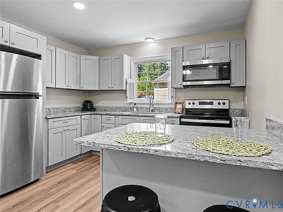 4th image of 8907 Huntingcreek Pl