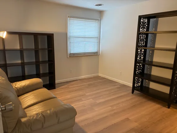 16 Saddlewood Court image 7 of 14