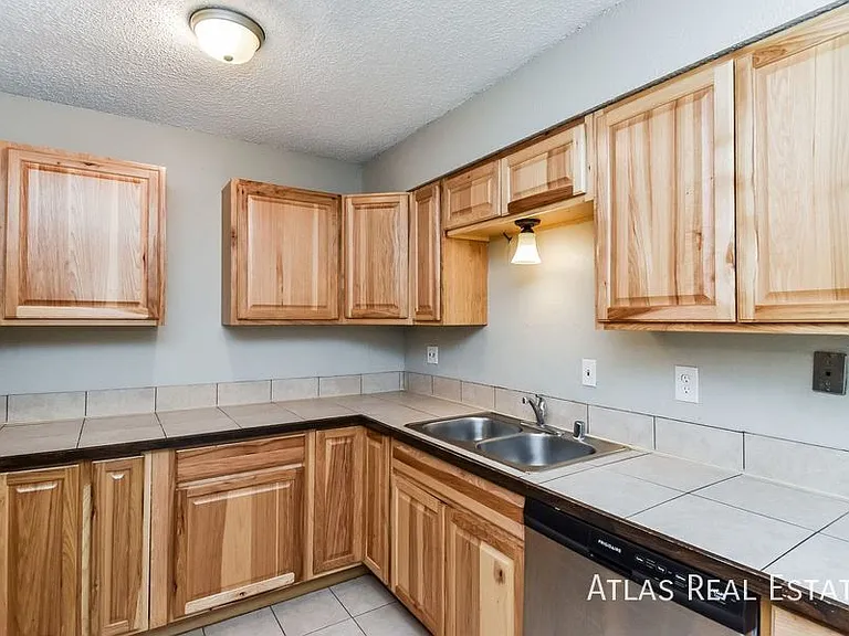 4319 Moonbeam Dr — Photo 5