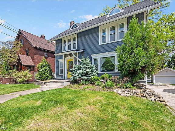 2nd image of 371 Merriman Rd