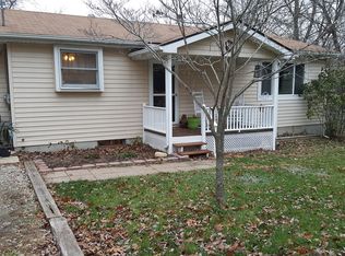820 Spitler Park Dr, Mount Zion, IL 62549