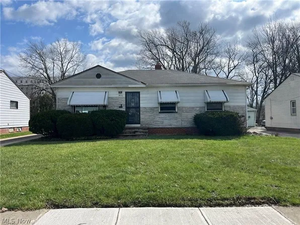 4133 Eastwood Ln, Warrensville Heights, OH 44122