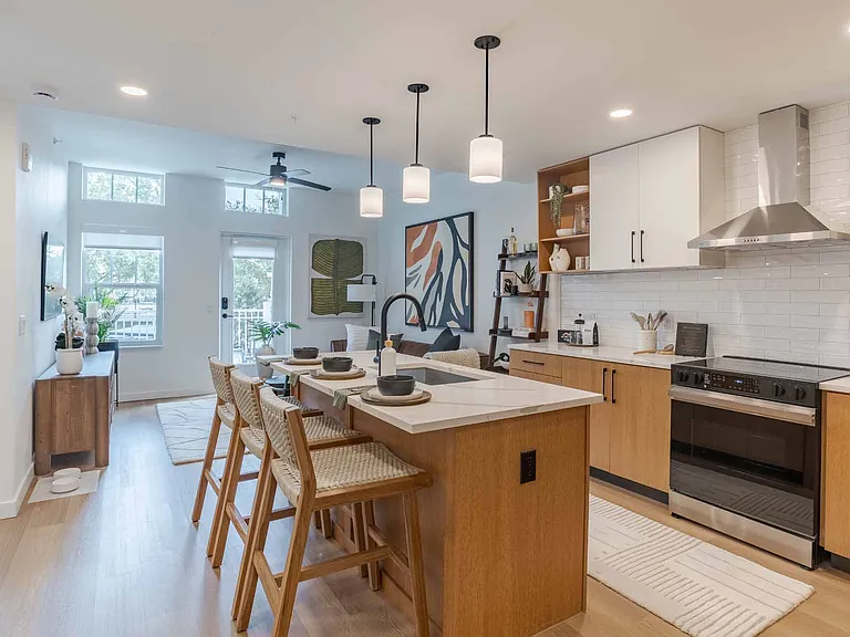 Gables Baldwin Park — Photo 28