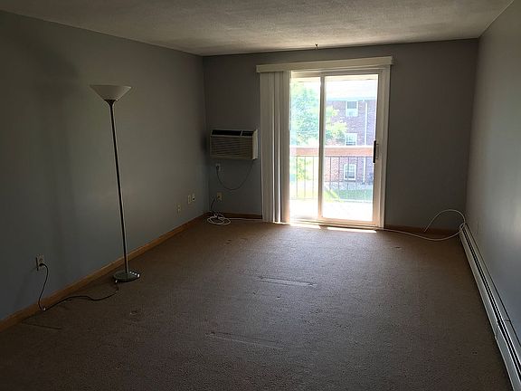 2nd image of 10 Woodman Way APT 18