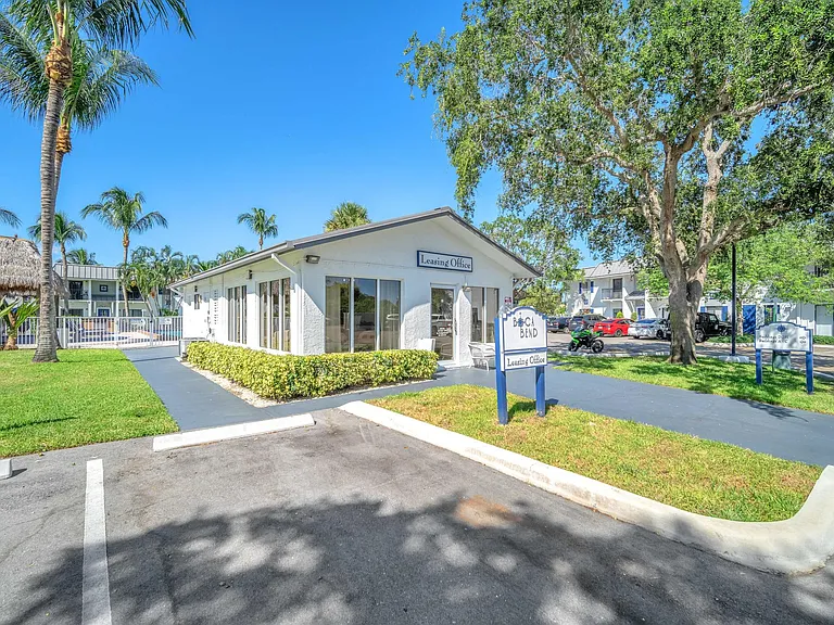 Boca Bend Marina — Photo 25