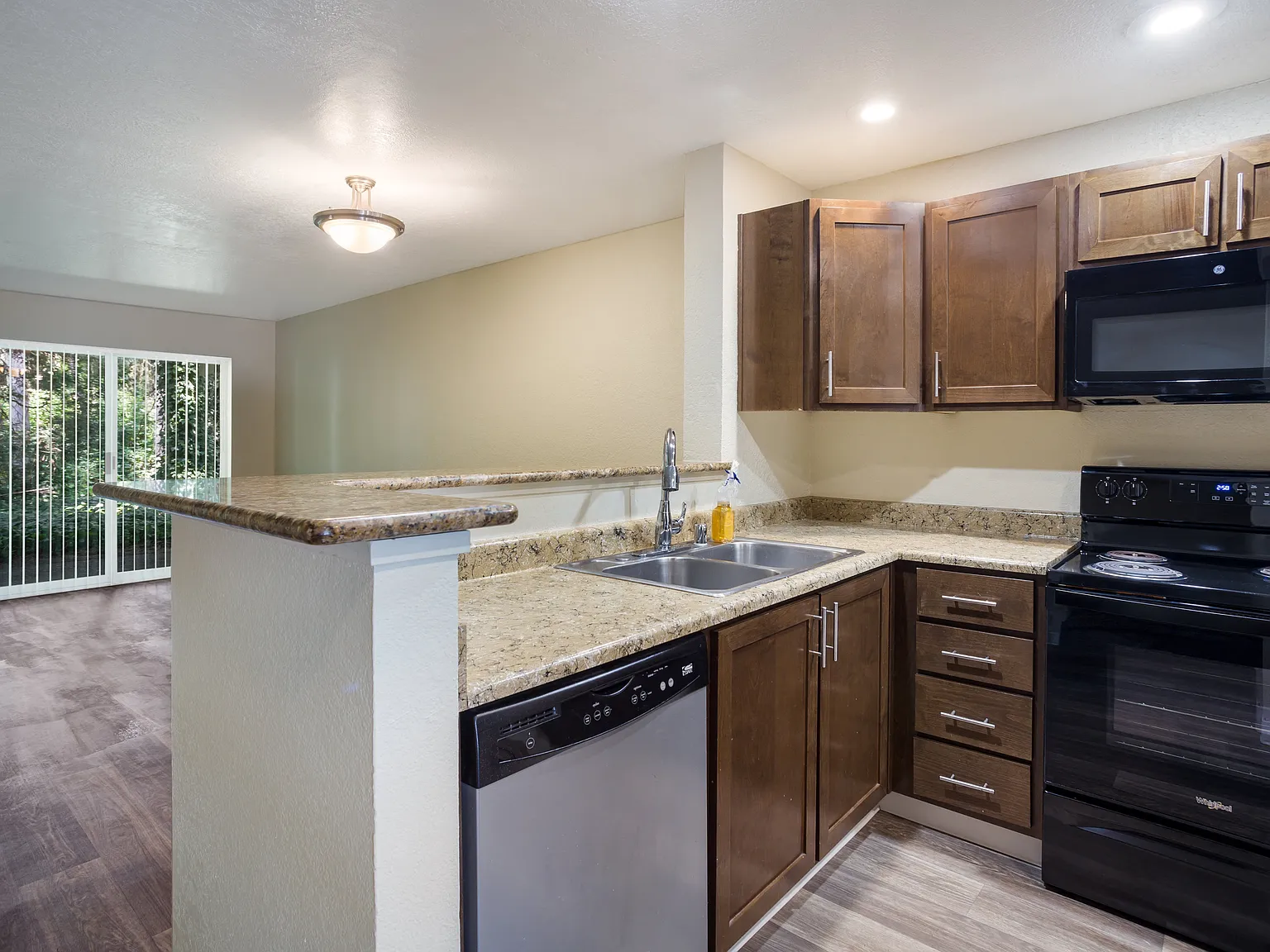 Arcadia Townhomes — Photo 4