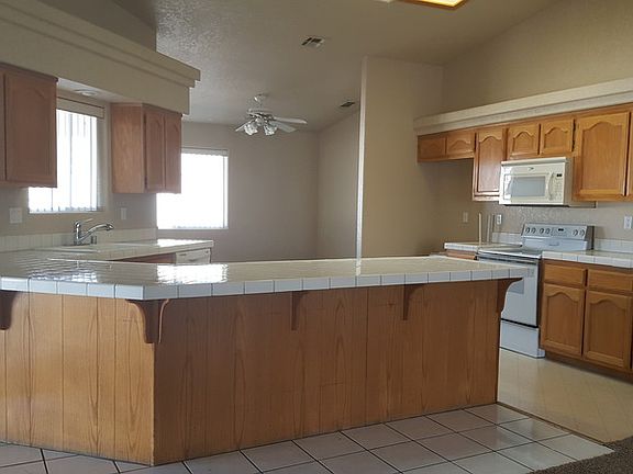 4th image of 1657 Cardinal Dr