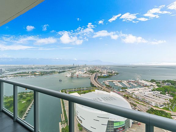 4th image of 888 Biscayne Boulevard #4406