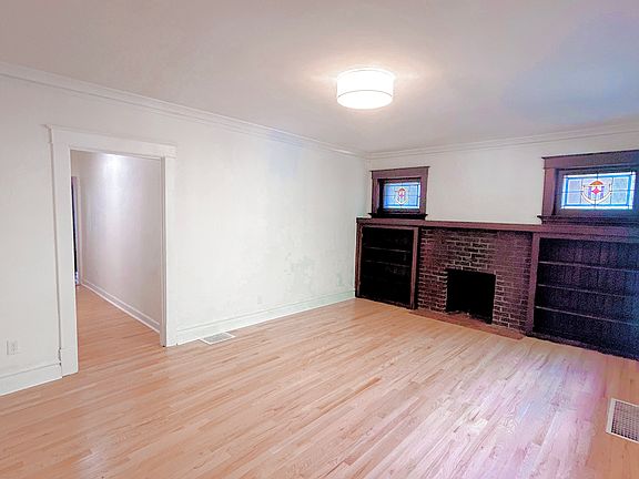 3rd image of 5248 Bancroft Ave #B
