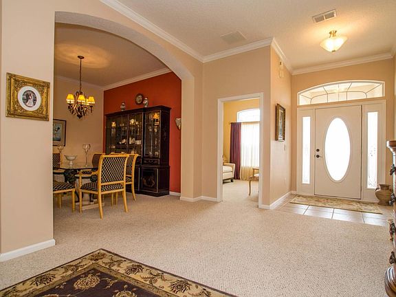 4th image of 429 Queen Anne Ct