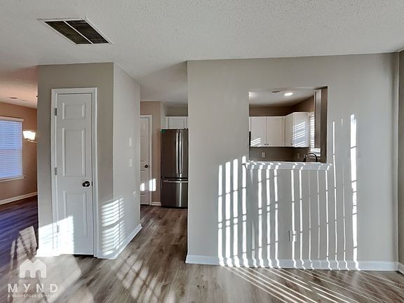 5th image of 1666 Hallmark Hills Dr