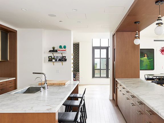 3rd image of 100 Barclay St Penthouse B