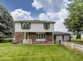 721 E Lake St, Topeka, IN 46571