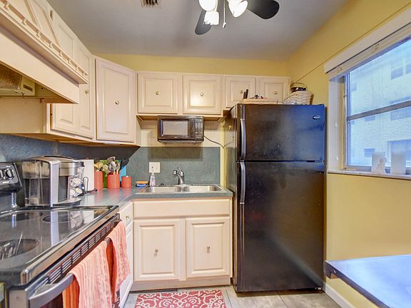 Home For Sale In Crystal Lake