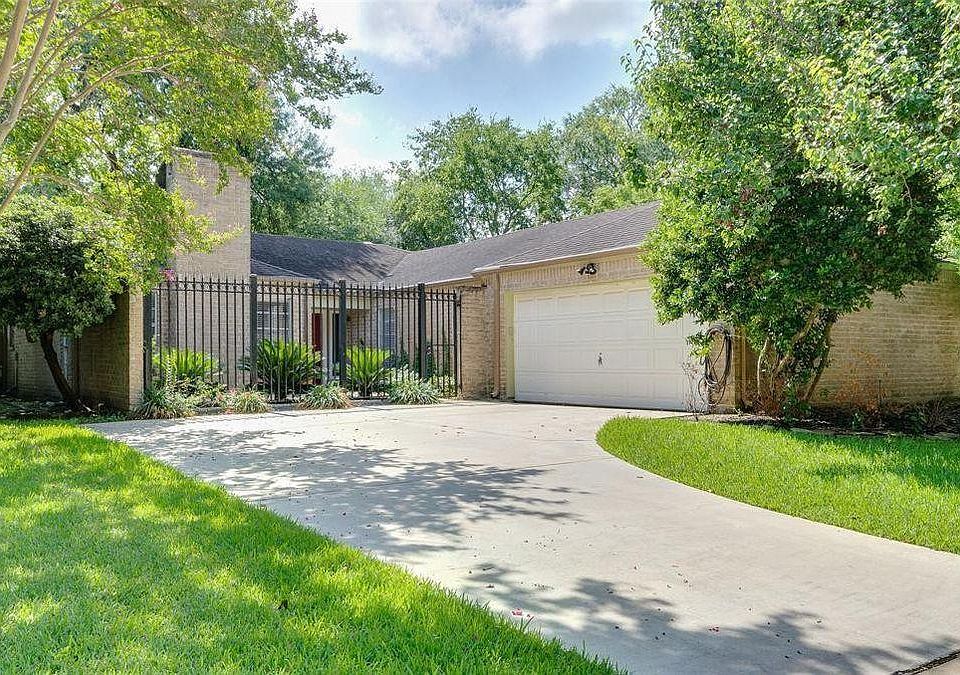 1st image of 2103 Cherry Bend Dr