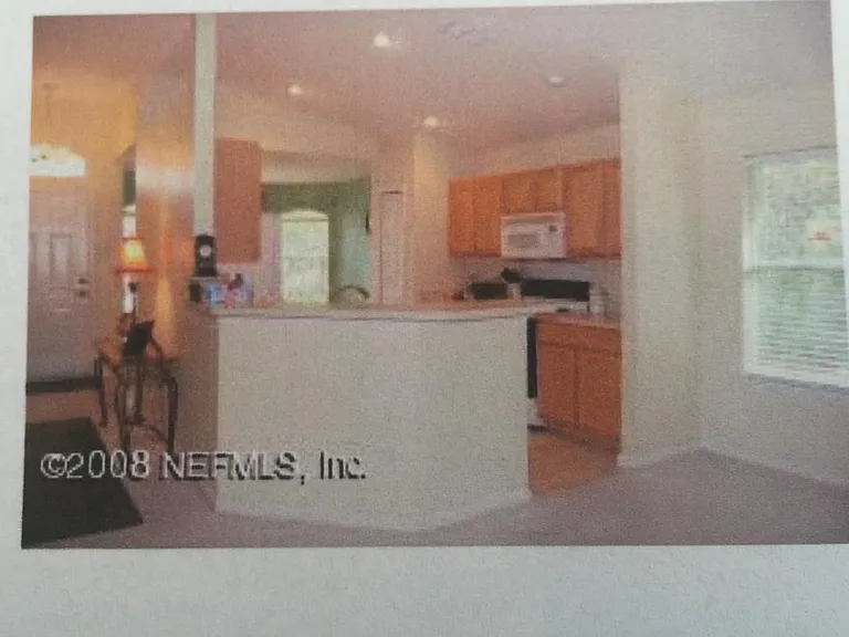 992 Buttercup Dr — Photo 3