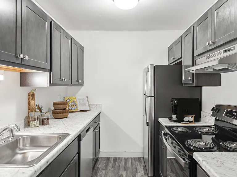 Kimberly Club Apartments — Photo 95