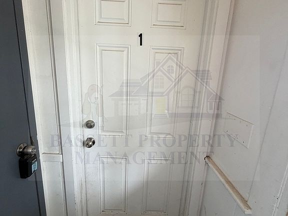 2nd image of 25 New St APT 1