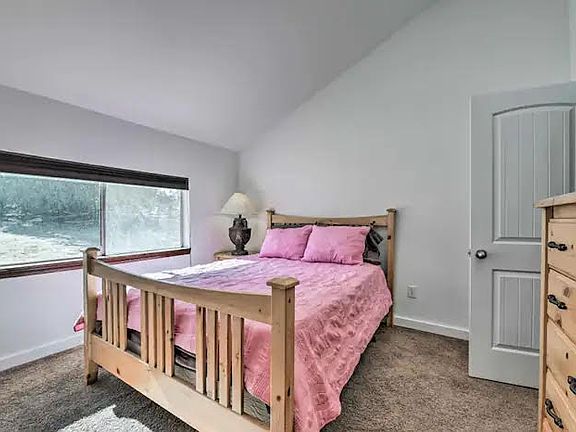 Bedroom number two, Queen bed