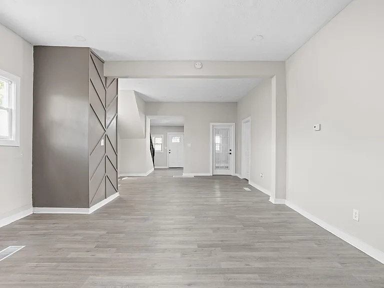 2919 Winthrop Ave — Photo 6