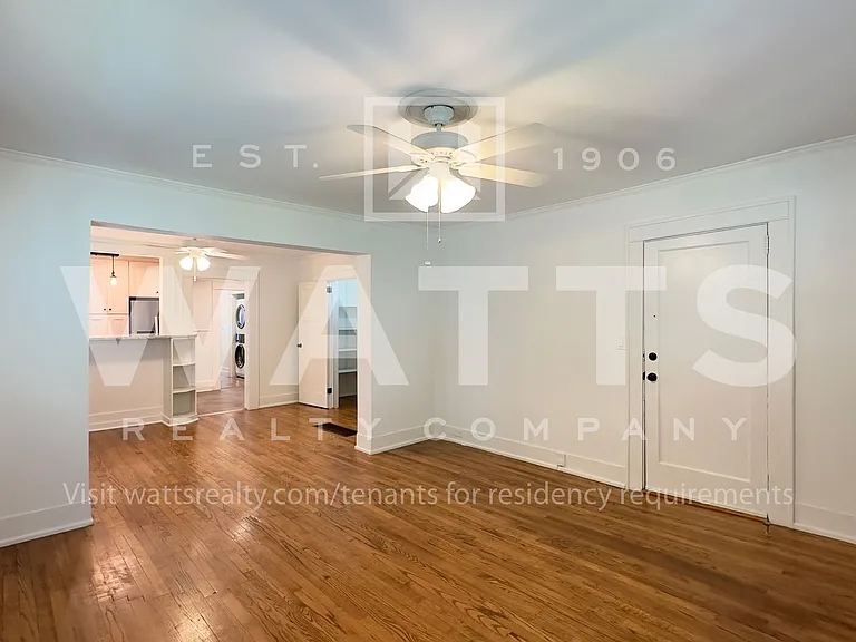 1093 Columbiana Rd — Photo 9