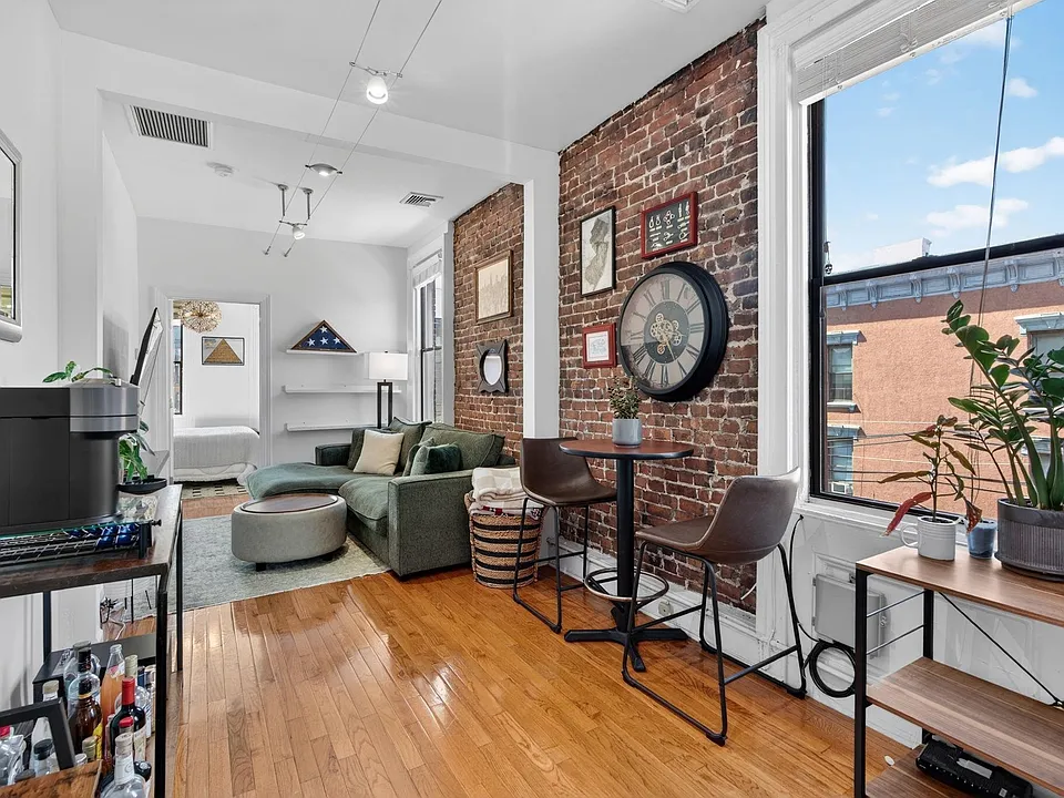 133 Madison St #4L
