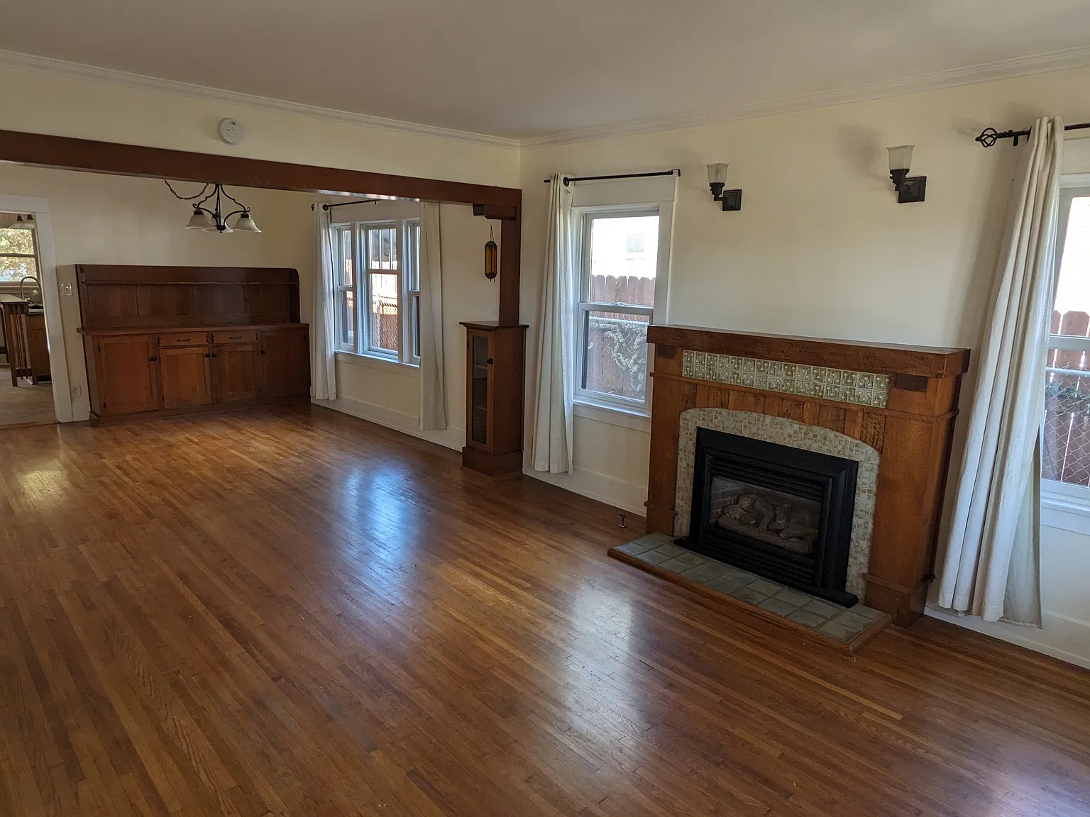 3 bed, 1232 sqft, $3,700 — Photo 2
