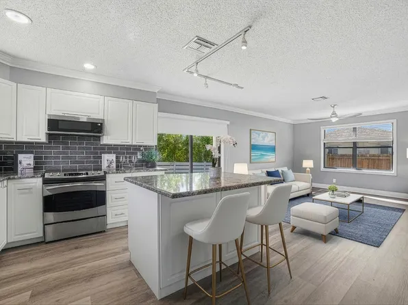 324 W Pine Street #11, Lantana, FL 33462