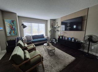 10517 114th Ave NW, Edmonton, AB T5G1Z4