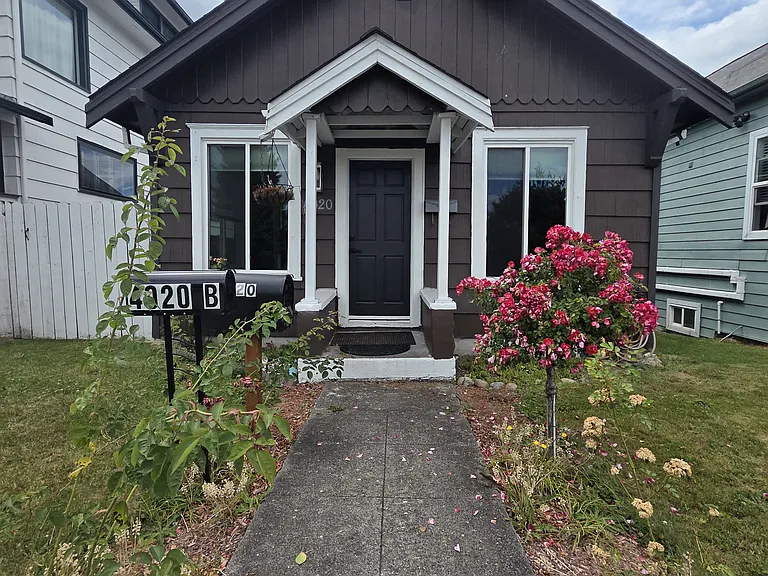 4020 Hoyt Ave — Photo 1