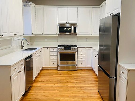 2nd image of 1421 Point Ct