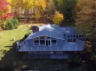 2 Set Back Ln, Gill, MA 01354