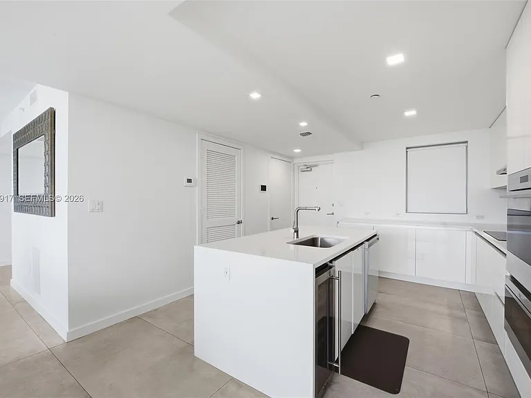 1201 20th St #410 — Photo 38