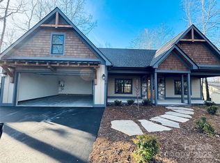 50 Udvawadulisi Ct, Brevard, NC 28712