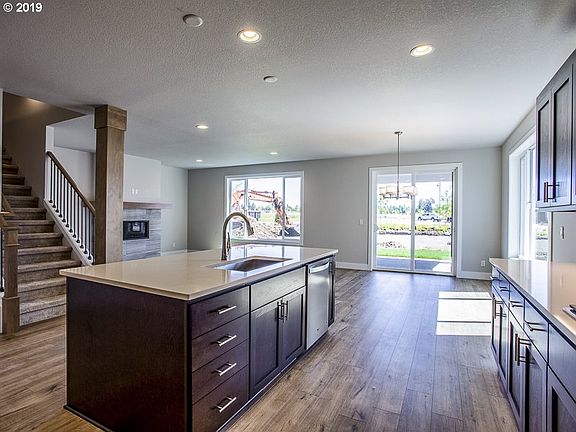 3rd image of 6835 SE Chinkapin Dr