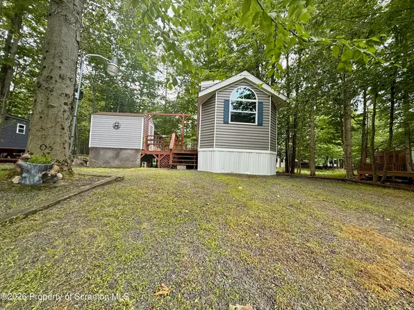 719 Snowshoe Dr, Gouldsboro, PA 18424