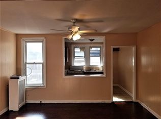 516 Alcott St, Philadelphia, PA 19120