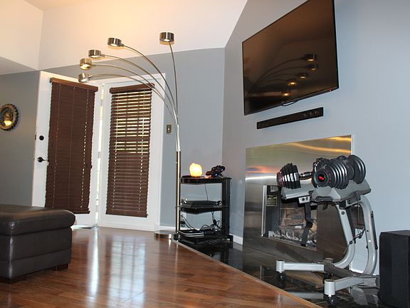 3rd image of 148 Charter Oaks Dr #B