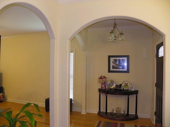 4th image of 110 Trumpet Vine Ln