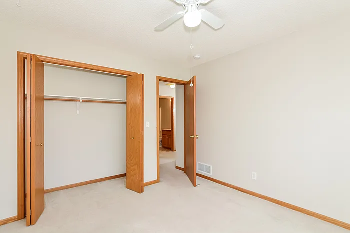 9290 Creek Way — Photo 6