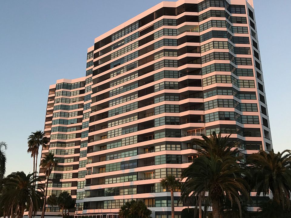 2nd image of 988 Boulevard Of The Arts APT 1614
