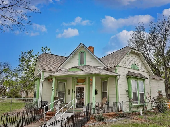 301 S Clements St, Gainesville, TX 76240