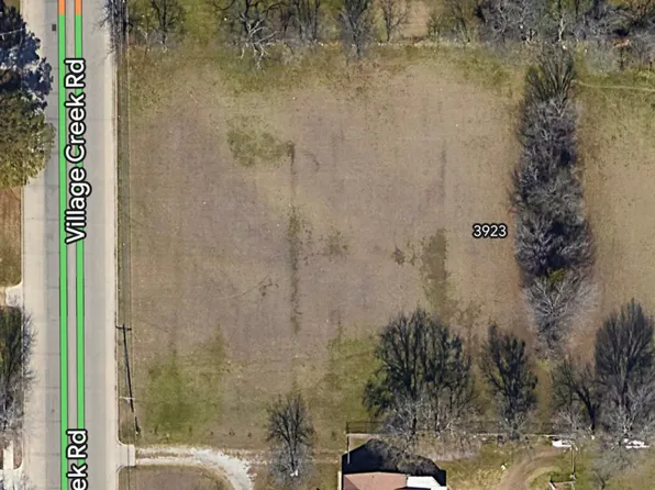 3923 Village Creek Rd, Fort Worth, TX 76119