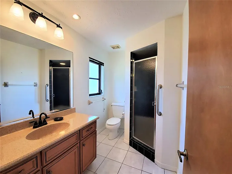 88 Temple Rd — Photo 17