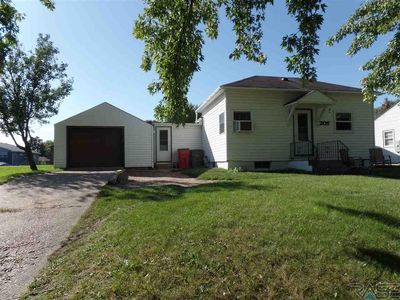 205 N Oaks Ave, Hartford, SD, 57033